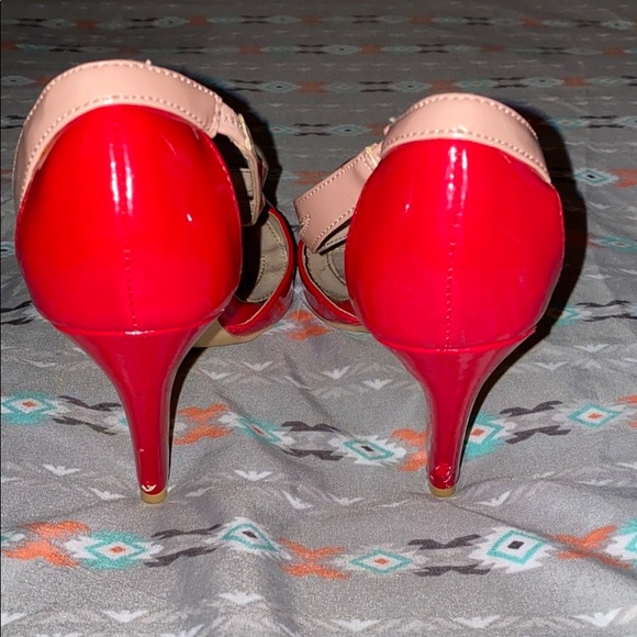 Heels - Picture 3 of 3